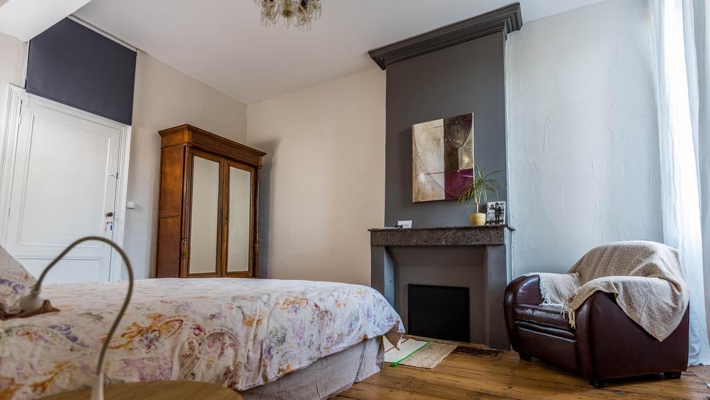 Chambres D'Hotes Le Relais Des Remparts Rions Exterior photo